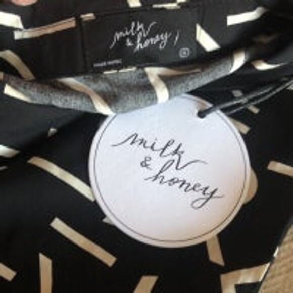 NWT Milk & Honey black & cream Abstract blouse size small - Picture 10 of 11